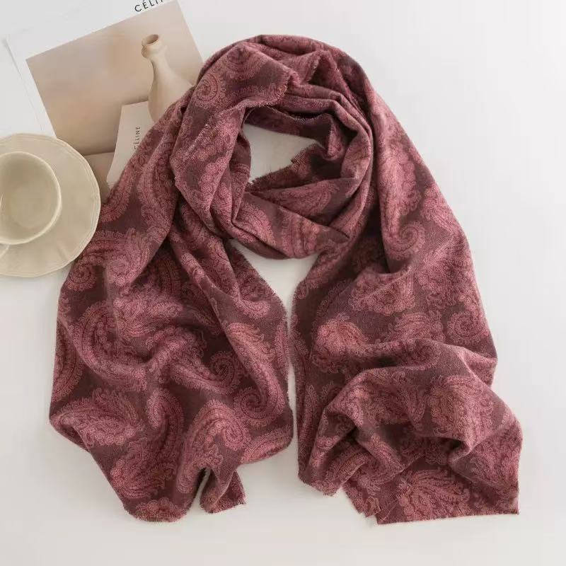 T572 new couple cashmere scarf female cream sweet girl style autumn and winter printed scarf neck shawl