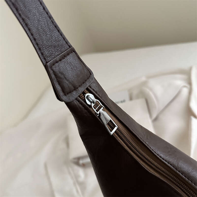 Tote for Women 2024 New Trend High-end Commuter Underarm Capacity Shoulder Large Crossbody Bag