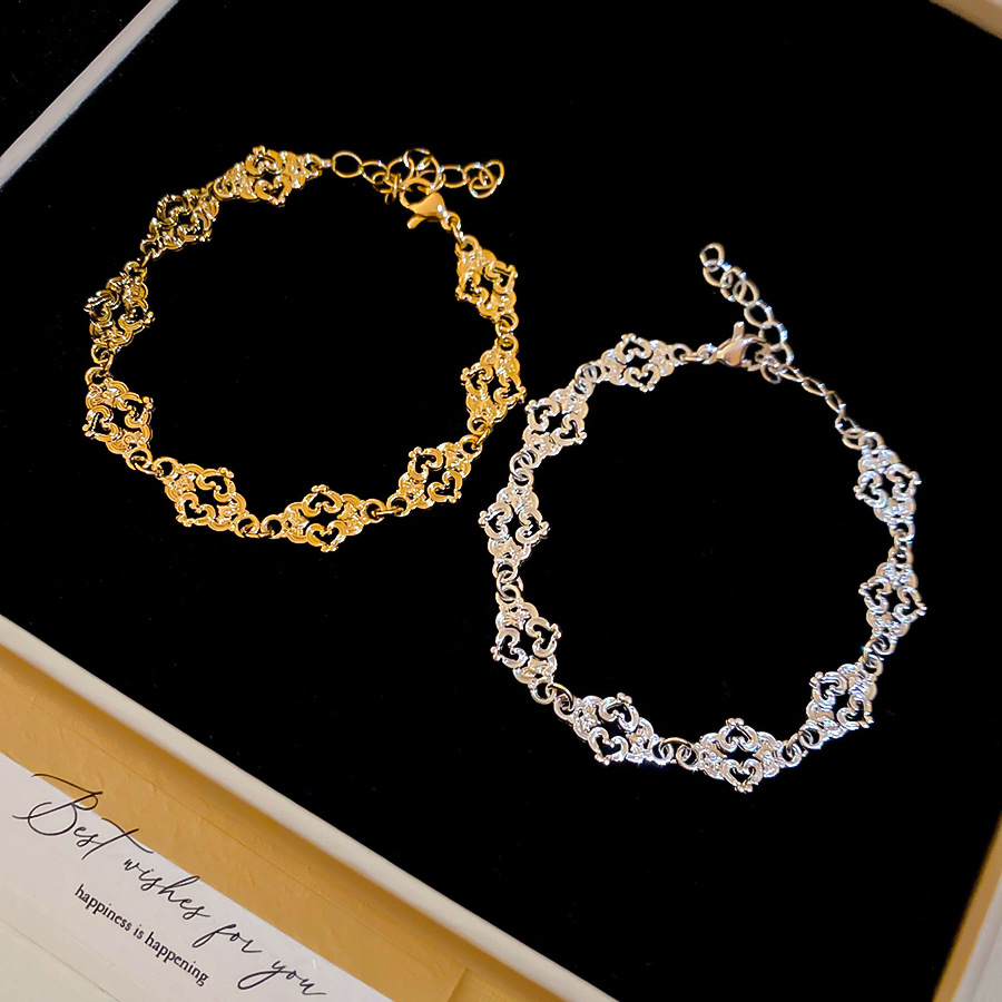 European and American Style Metallic Heart Hollow Cloud Fashion Simple Versatile Elegant Bracelet Niche Design Sense Jewelry - view 6