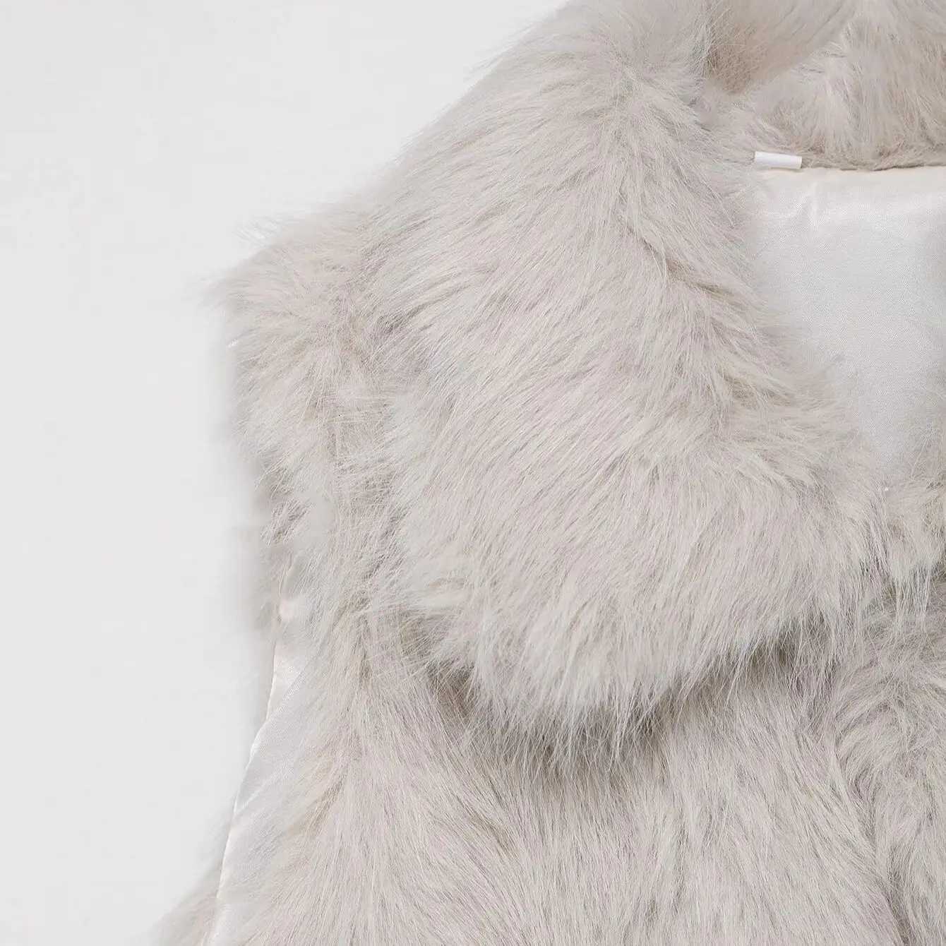 Faux Fur Sleeveless Vest Women Black Cropped Vests for Women Winter Womens Warm Vest Fashion Waistcoat Vest WomanT251128