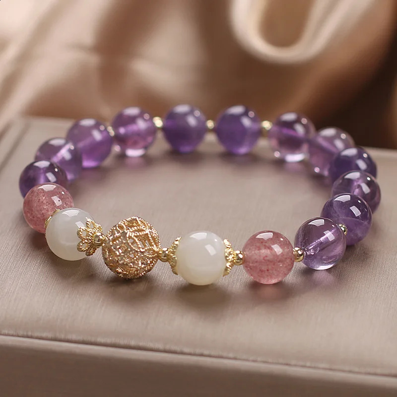 2025 Designer Hollow Strawberry Crystal Amethyst Bracelet Fashion Bracelet Elegant and Lightweight High end Jewelry