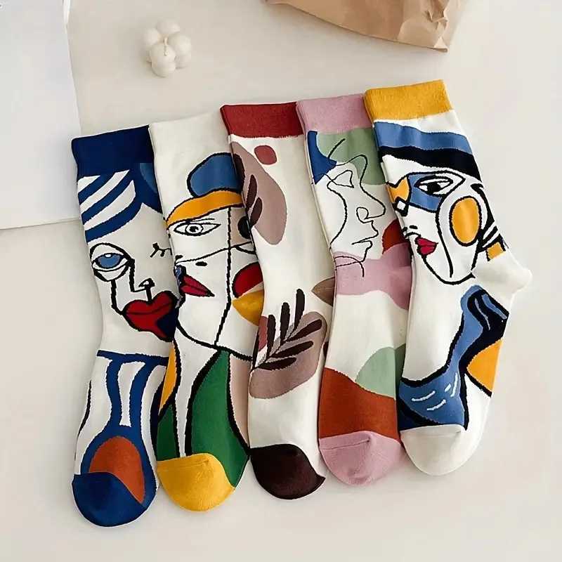 5 Pairs Elegant Cartoon Graffiti Women Tube Socks Fashionable Oil Painting Art Printing Soft Comfortable Breathable Casual Socks J251128