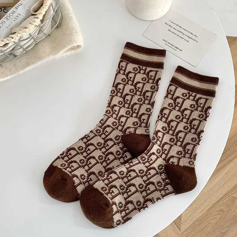 1 Pair Autumn Winter Wool Warm Socks Women French Style Letters Pattern Solid Color Middle Tube Socks Breathable Wholesale J251128