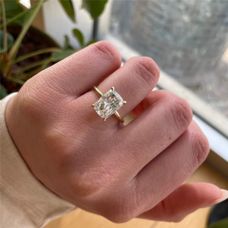 Jewelry 18K Yellow Gold Elongated Cushion Cut 4.0 Carat Lab Grown Diamond Solitaire Womens Gold Ring IGI Certificate Gold Ring For Women