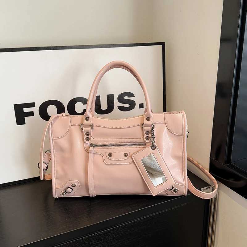 High-End Tote Bag Elegant Leather Classic Designer Paris Fashion Large Capacity Solid Color Commuter K251128