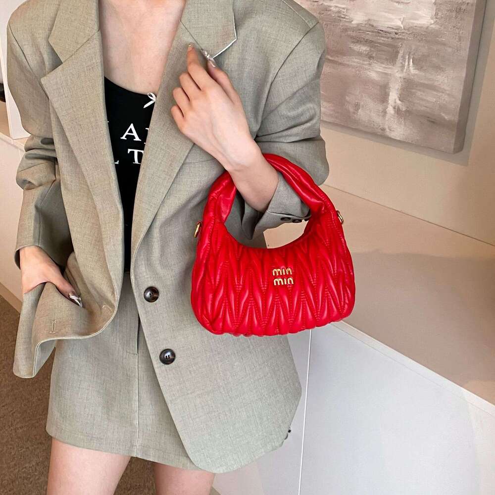 2024 New Fashionable Wrinkle Casual Simple Fashion Handheld Cross Shoulder Women's Bag