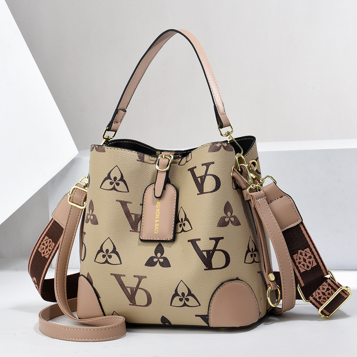 Free Shipping 2025 New design Classic Large Capacity Fashion Women Tote Bag Hot Selling Trendy Shoulder Bag Letter Print Bucket Bag