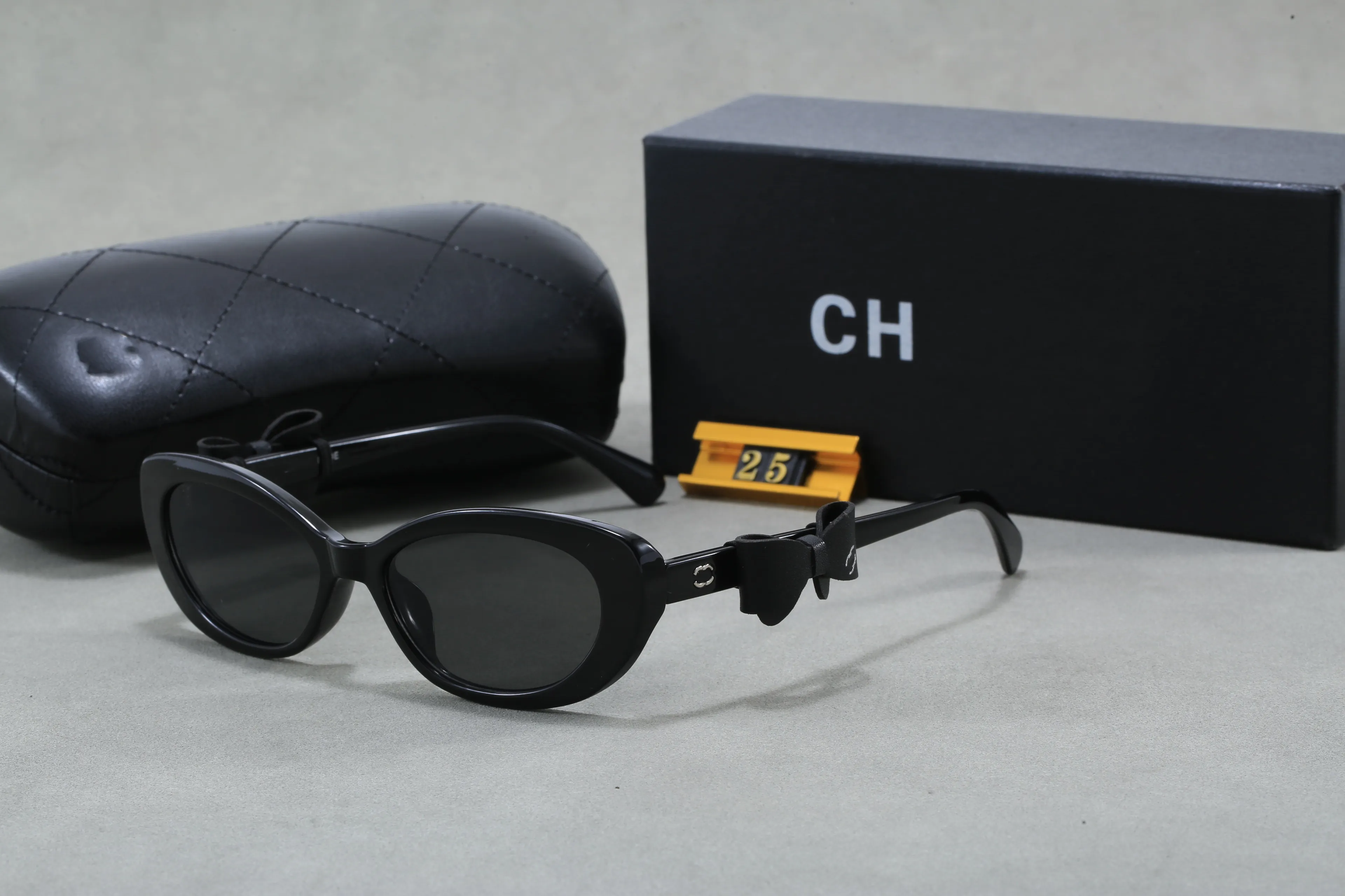 luxury designer sunglasses Retro Cat Eye Butterfly sunglasses for women trend men glasses Beach shading UV protection polarized glasses exquisite gift box