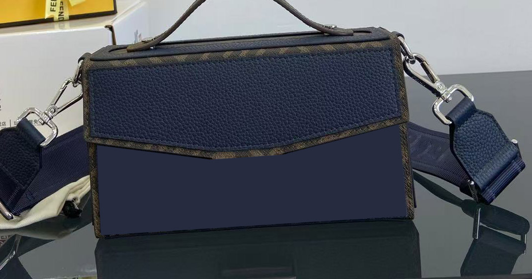 messenger corss body bag shoulder bags large space practical with card slots unisex good-looking casual and versatile Roman grain leather