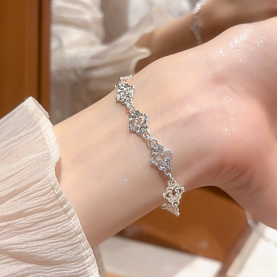 European and American Style Metallic Heart Hollow Cloud Fashion Simple Versatile Elegant Bracelet Niche Design Sense Jewelry - view 9