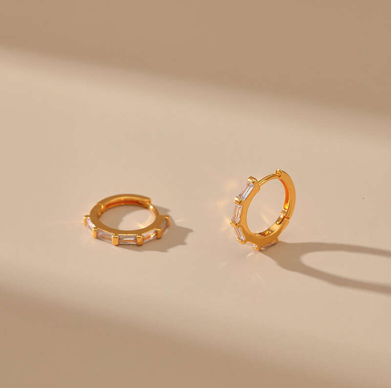 Cross-Border Hot Selling Emerald Zircon Small Hoop Earrings Copper Plated 18K Real Gold Vintage Style No Need to Remove While Sleeping