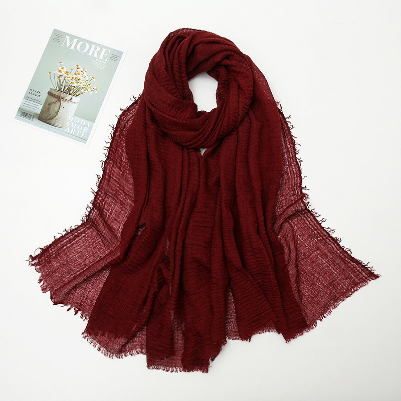 K545 Foreign trade hot sale new style simple solid color wrinkled cotton and linen scarf winter hot sale soft skin-friendly warm neck scarf for women
