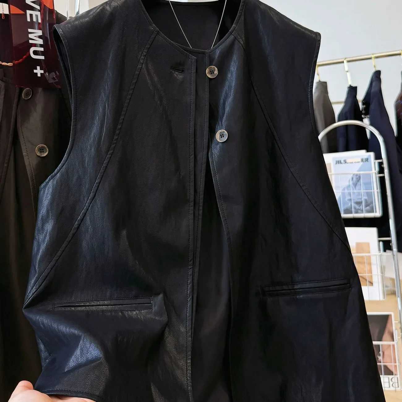 Elegant Unique Design Round Collar Sleeveless Leather Vest Womens Autumn Layering Vest CoatT251128