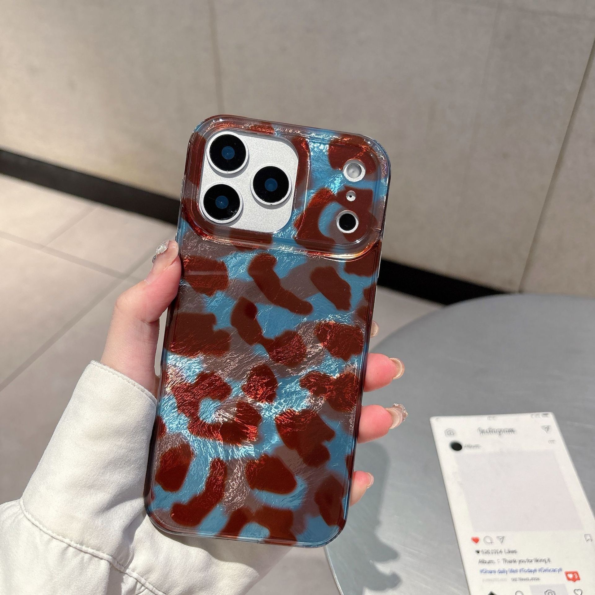 Retro Blue Brown Leopard Print Phone Case iPhone 17 Pro Max Suitable for Apple 16/15 Pro All-Inclusive Double-Layer Hard Protective Case