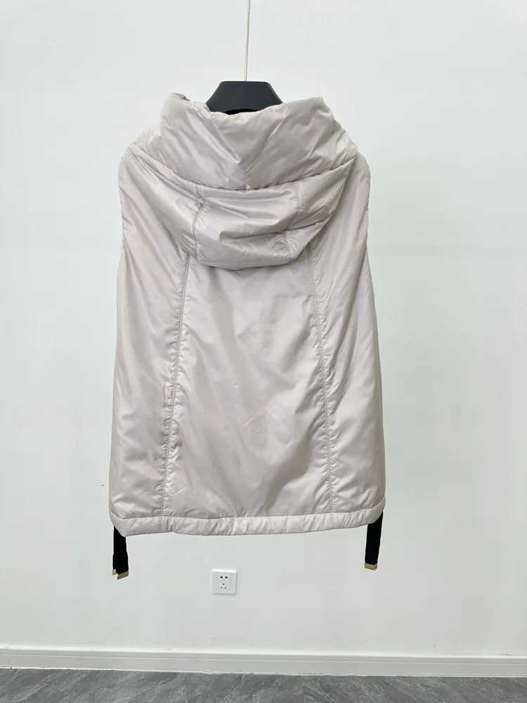 2025 Autumn and Winter New Womens Vest Loose Hooded Commuting Down VestT251128