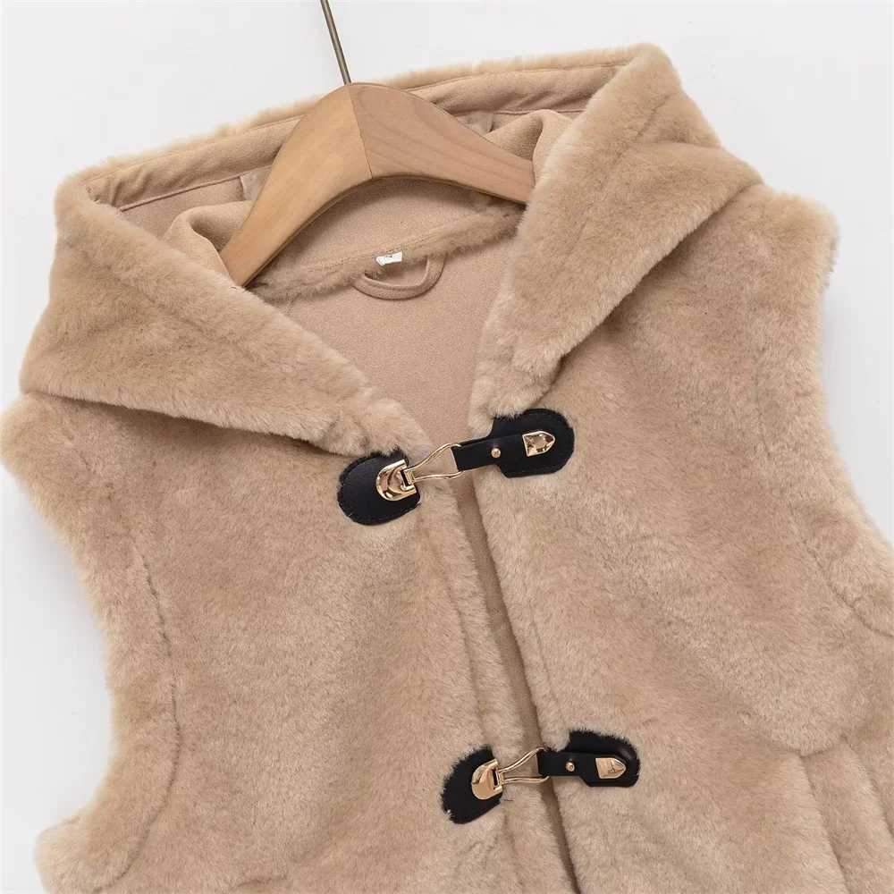 Autumn and winter new womens casual pocket hooded sleeveless rope buckle decoration fleece vest jacketT251128