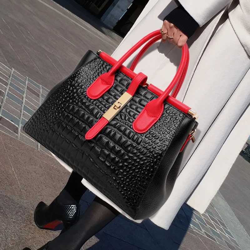 New Crocodile Pattern Womens Handbag Fashionable and Trendy Large Capacity Luxury Cowhide Commuter Shoulder Bag K251128