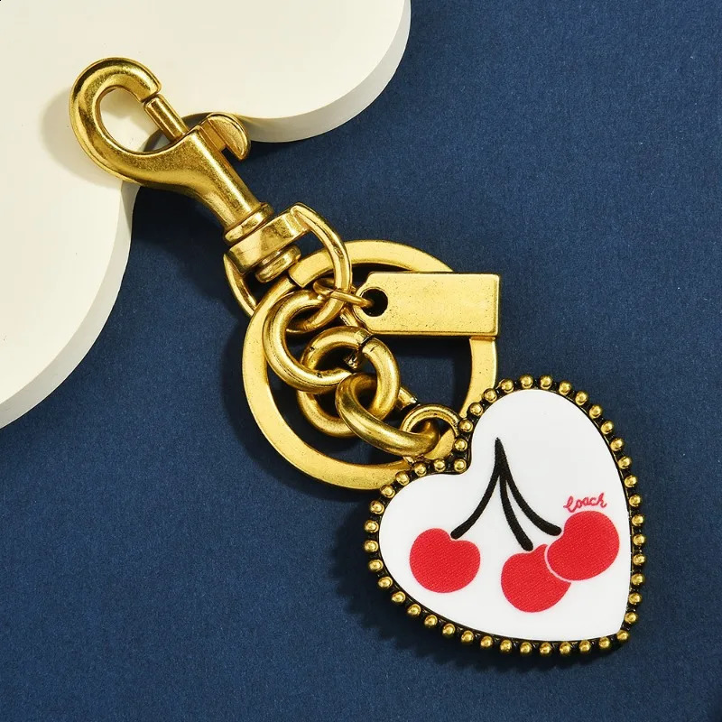 Advanced Love Keychain Bag Pendant Womens Bag Jewelry Exquisite Car Pendant Accessories Wholesale 250428
