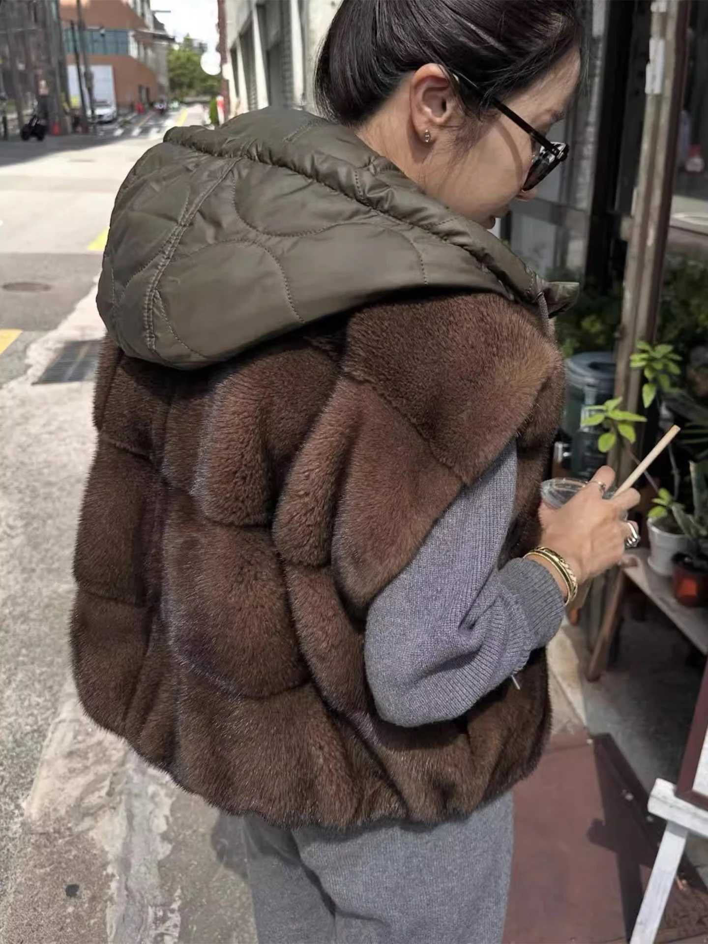 Clothland Women Stylish Hooded Fur Coat Reversible Two Side Wear Sleeveless Vest Waistcoat Thick Outwear Jackets CB196T251128