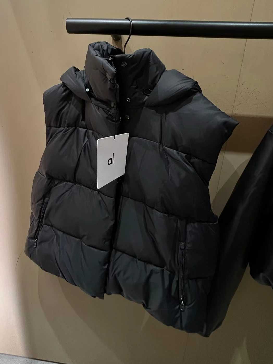 Autumn Winter Cotton Vest Women Stand-up Collar Hooded Jacket Sleeveless Casual Sports Zipper Warm Vests Thick Waistcoat WomenT251128