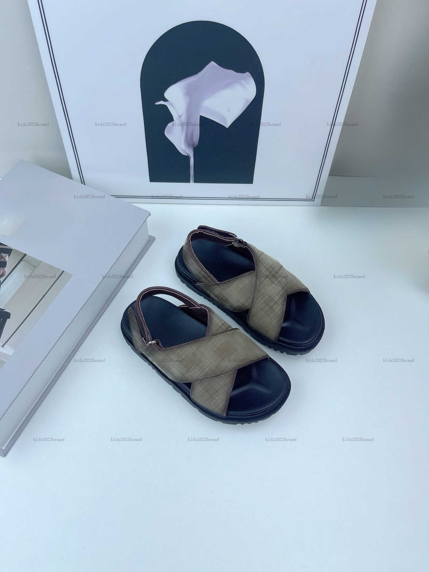 New baby Sandals Cross lace design kids shoes Size 26-35 Carton packaging summer High quality Child Slippers A283X08N065-g