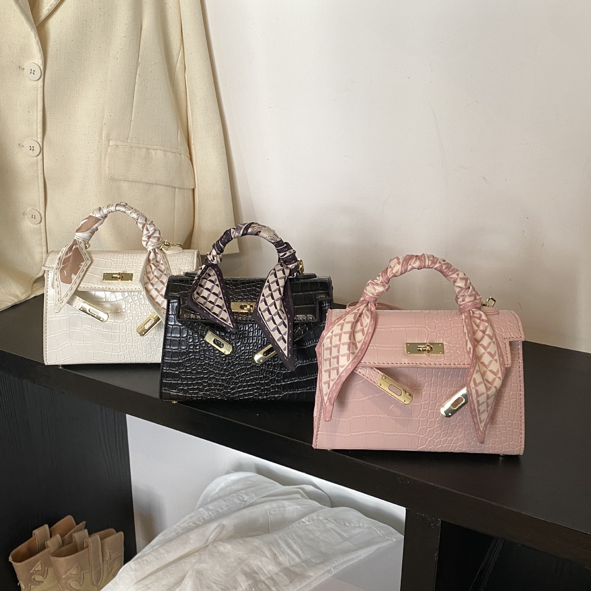 Designer 2025S patent leather Kelly women high-end stone pattern hand-held small square new fashion versatile shoulder diagonal cross bag