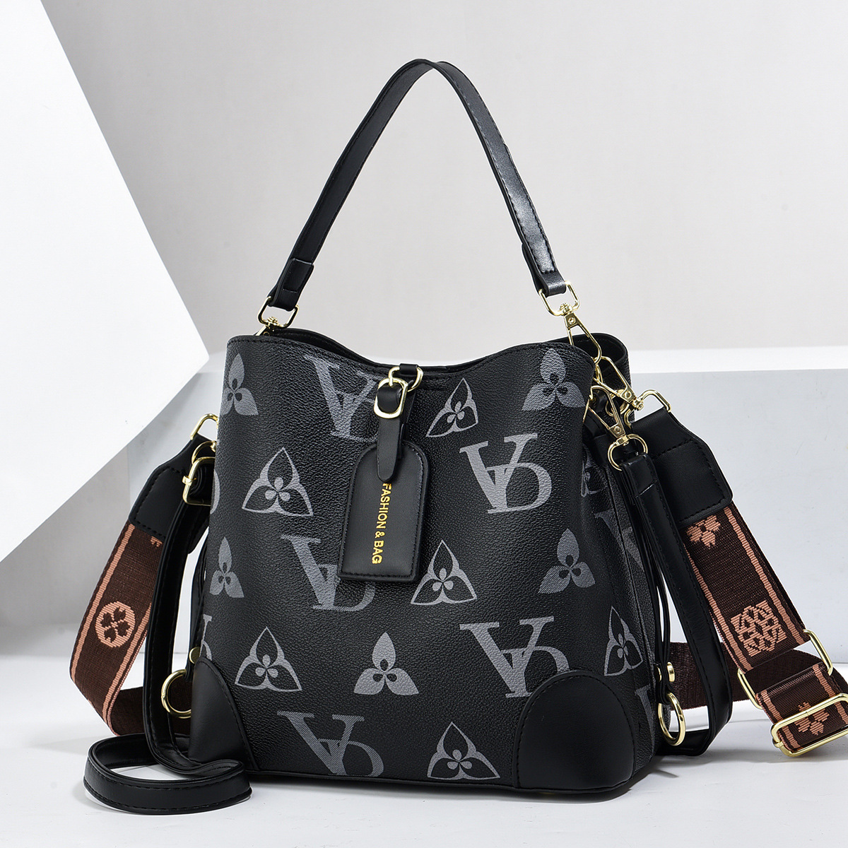 Free Shipping 2025 New design Classic Large Capacity Fashion Women Tote Bag Hot Selling Trendy Shoulder Bag Letter Print Bucket Bag
