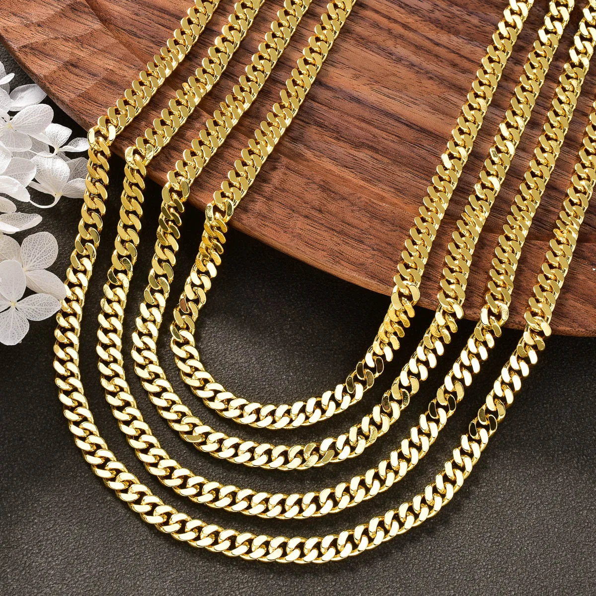 Italian 750 Cuban Chain Necklace For Men And Women Gold-Plated Hip-Hop Punk Suitable For Parties Year Jewelry 250427