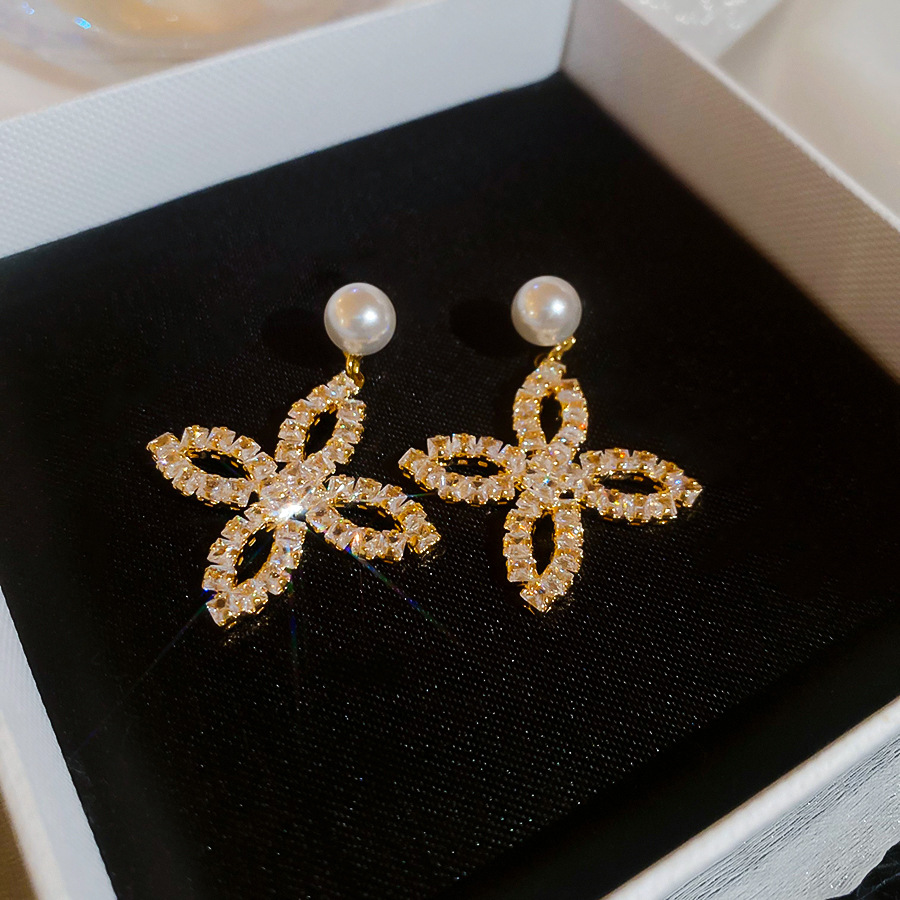 18K Real Gold Plated Silver Needle Zircon Pearl Petal Pendant Elegant Studs Light Luxury High-end Feel Earrings for Women - view 6