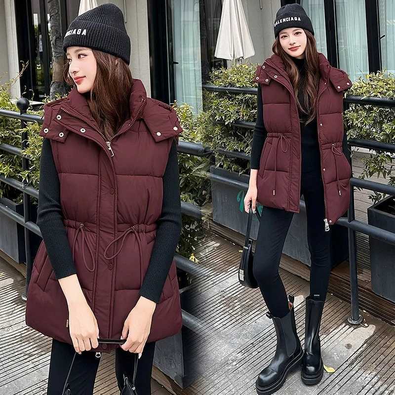 Winter Sleeveless Jacket Female Hooded Down Vest Coat 2025 New Duck Down Puffer Waistcoat Ultra Light Winderproof OutwearT251128