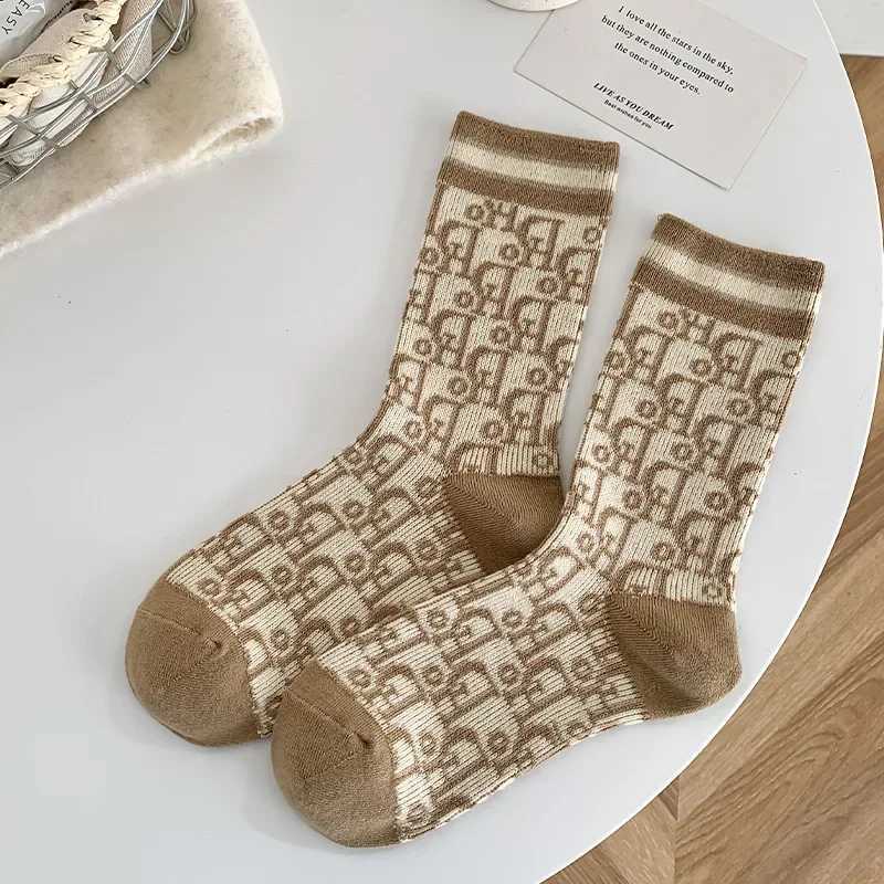 1 Pair Autumn Winter Wool Warm Socks Women French Style Letters Pattern Solid Color Middle Tube Socks Breathable Wholesale J251128