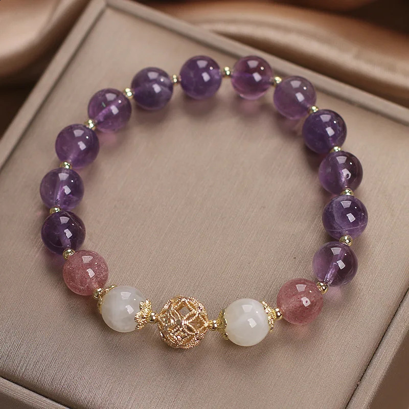 2025 Designer Hollow Strawberry Crystal Amethyst Bracelet Fashion Bracelet Elegant and Lightweight High end Jewelry