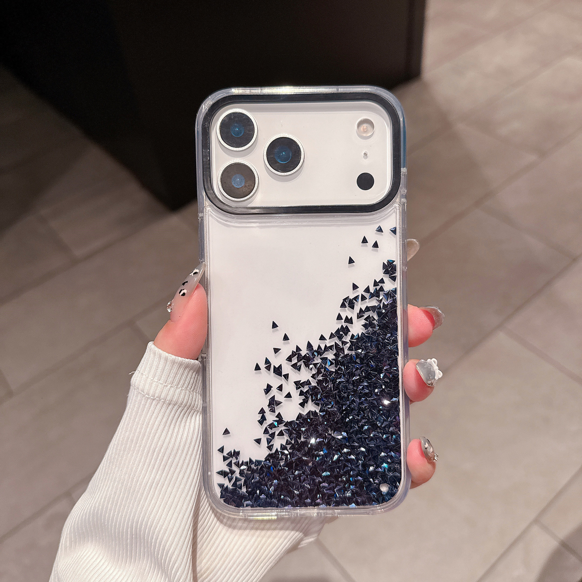 Transparent Flowing Sand Phone Case iPhone 17 Compatible with Apple 16/15/14 Pro Max Fashion Light Luxury High-end Feel