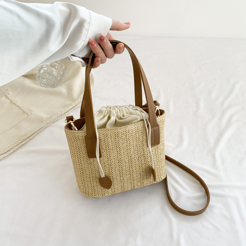 Spring and summer new fashionable western-style handbag with drawstring sealing personalized crossbody bucket bag 241125