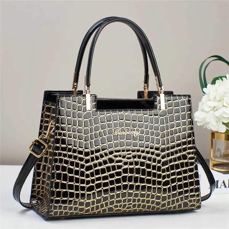 Classic Retro Women Shoulder Bag Large Capacity Crocodile Pattern Crossbody Bag Luxury Brand Designer Handbag Commuting Tote Bag K251128