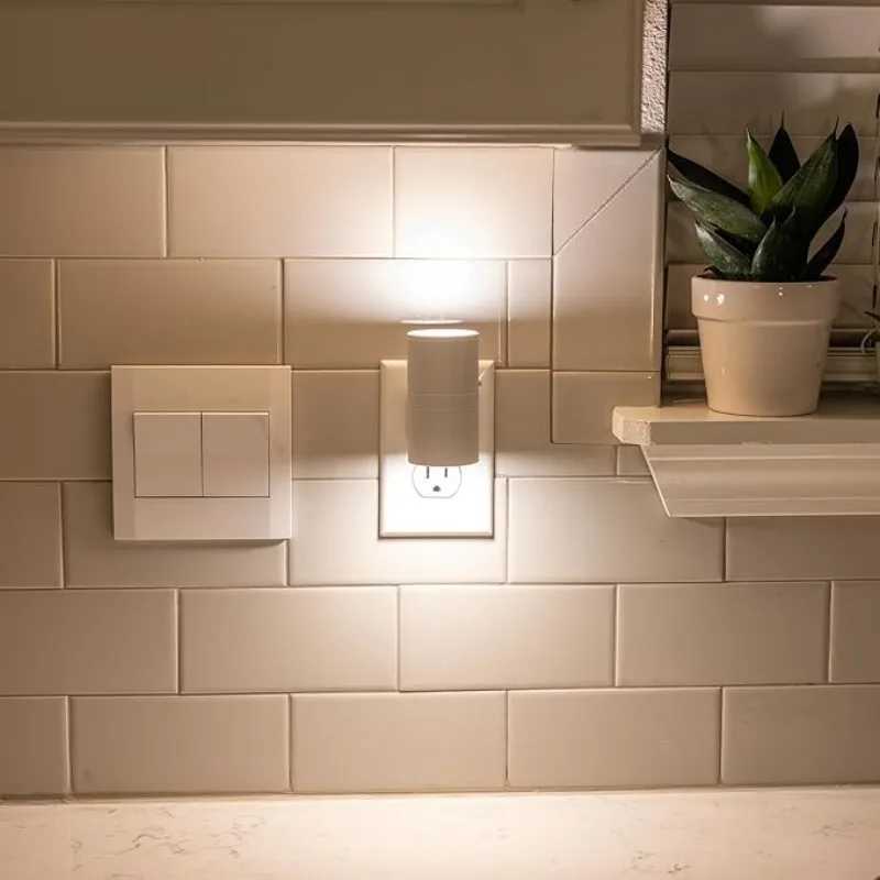 Night Light Plug-in Wall Mounted with Dusk To Dawn Sensor Adjustable Brightness Suitable for Corridors and Stairs M251128