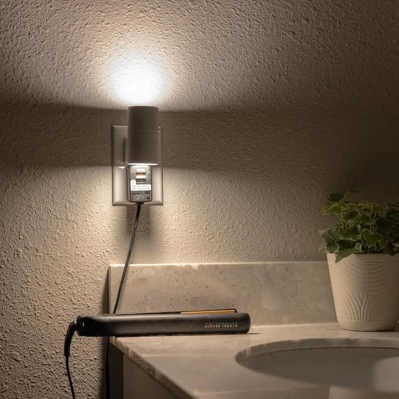Night Light Plug-in Wall Mounted with Dusk To Dawn Sensor Adjustable Brightness Suitable for Corridors and Stairs M251128