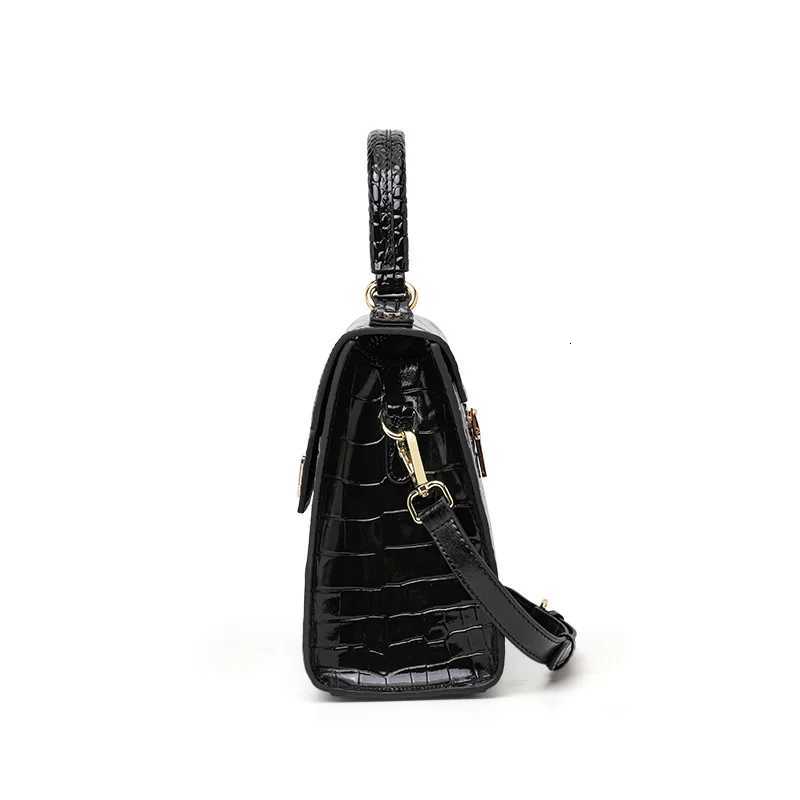 New Lacquer Skin Crocodile Pattern Womens Handbag Top Layer Cowhide Styled High Grade Single Shoulder Crossbody Bag K251128