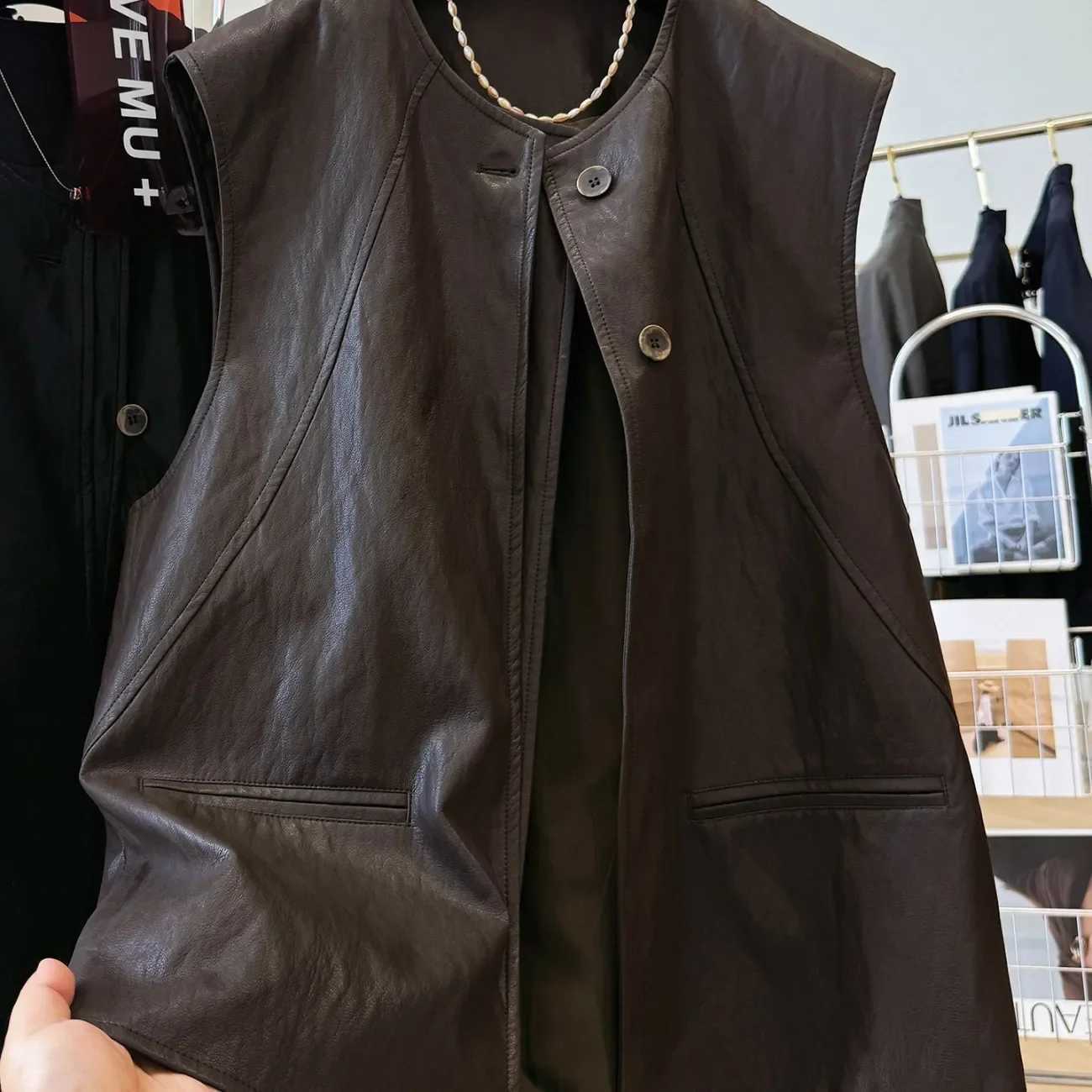 Elegant Unique Design Round Collar Sleeveless Leather Vest Womens Autumn Layering Vest CoatT251128