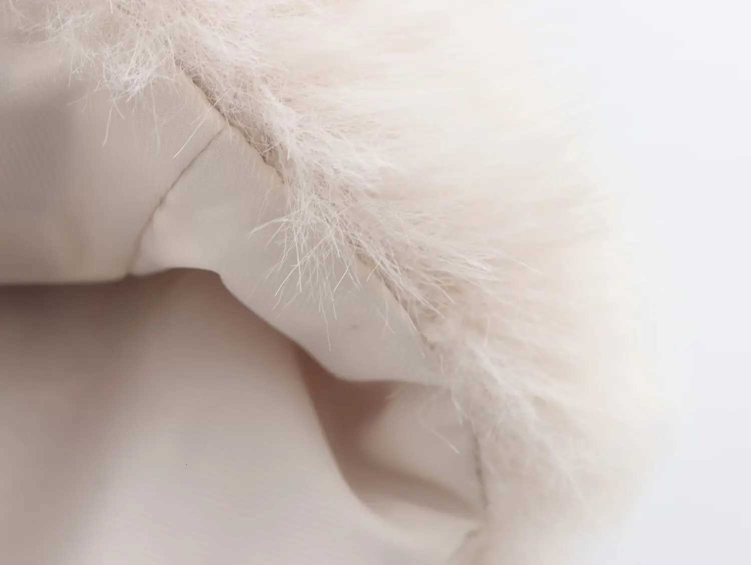 2025 New Womens Clothing European and American Style Fashion Sleeveless Round Neck Faux Fur Effect Short VestT251128