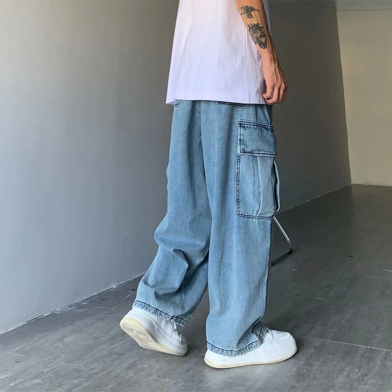 straight pocket jeans mens multi pocket cargo denim pants for spring and summer breathable wide leg Trouser fashion hip-hop streetwear 250423