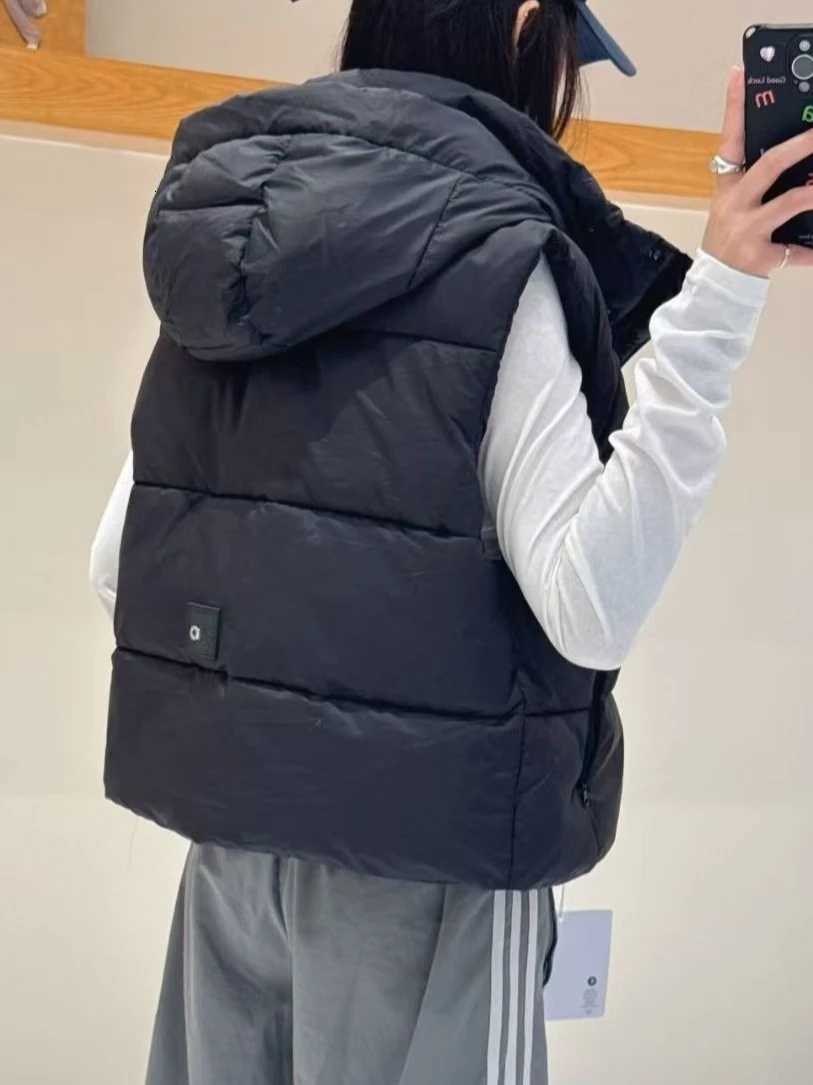 Autumn Winter Cotton Vest Women Stand-up Collar Hooded Jacket Sleeveless Casual Sports Zipper Warm Vests Thick Waistcoat WomenT251128