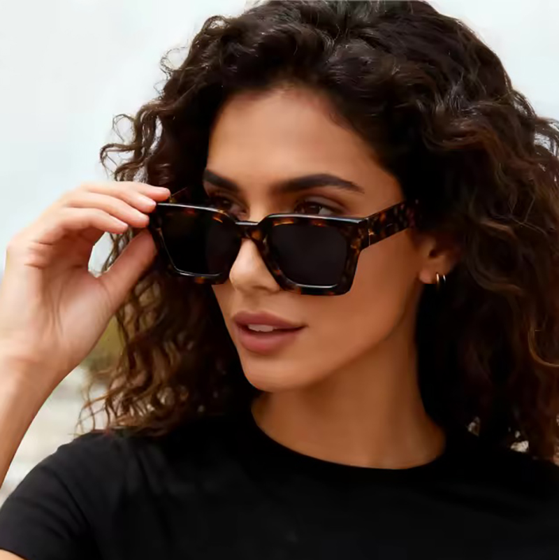 Oversized Square Sunglasses Retro Punk Designer Outdoor Party For Street Photography And Beach Trips Driving UV400 Anti Blue Light Women Men, CB Fashi