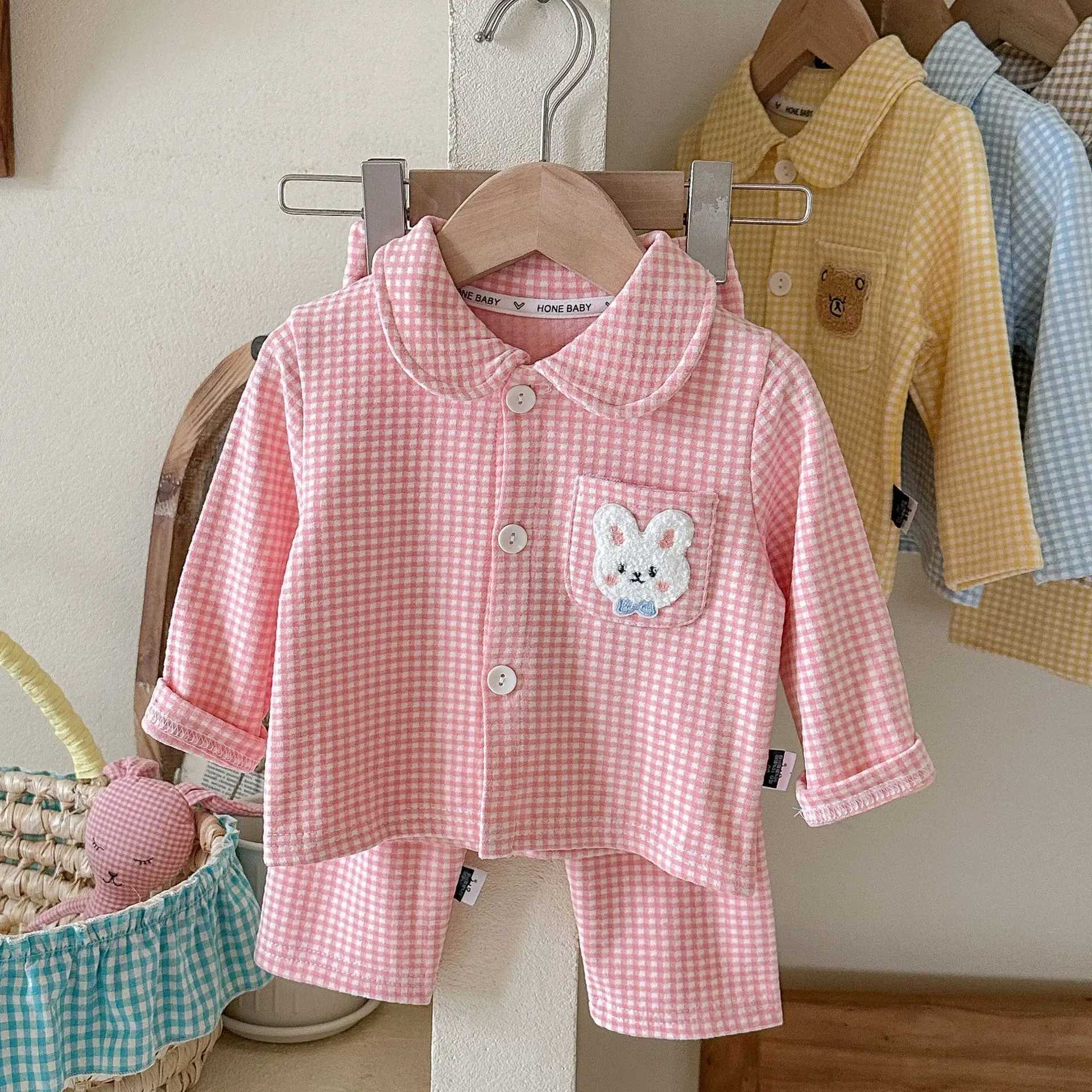 Autumn New Childrens Home Clothes Set Long Sve Plaid Cartoon Spwear Polyester Fiber for Boys And Girls Spring Autumn H260403