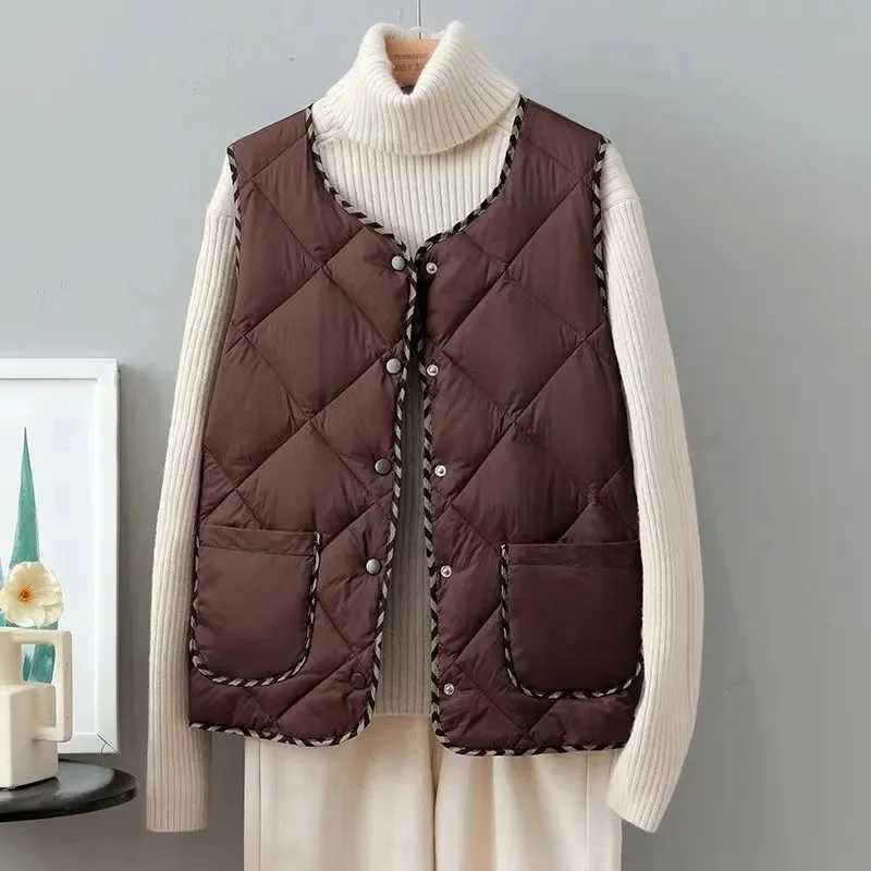 2025 New Autumn Winter Light Down Cotton Vest Woman Short Vests Round Neck Fashion Tops Loose Cotton Waistcoat Jacket FemaleT251128