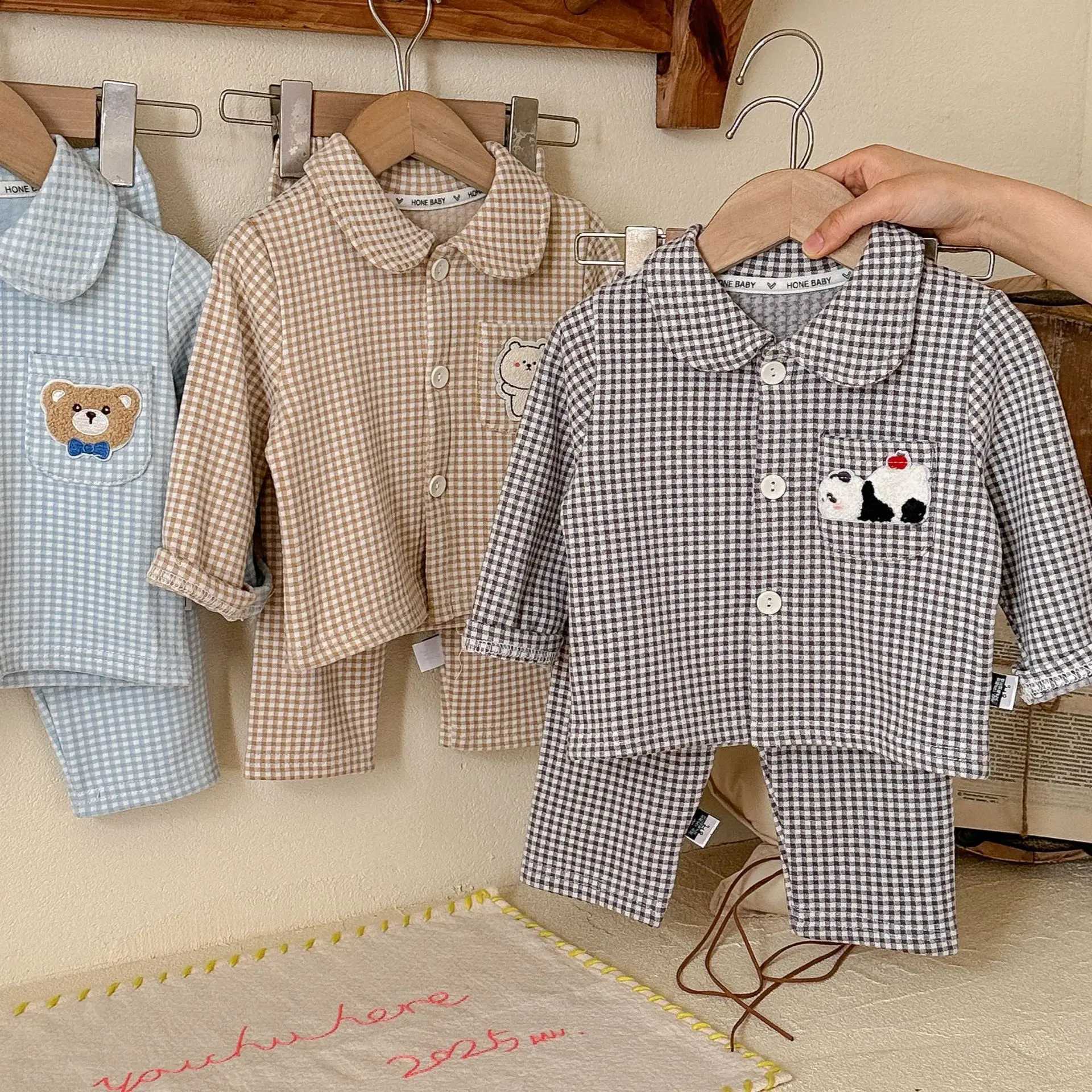 Autumn New Childrens Home Clothes Set Long Sve Plaid Cartoon Spwear Polyester Fiber for Boys And Girls Spring Autumn H260403