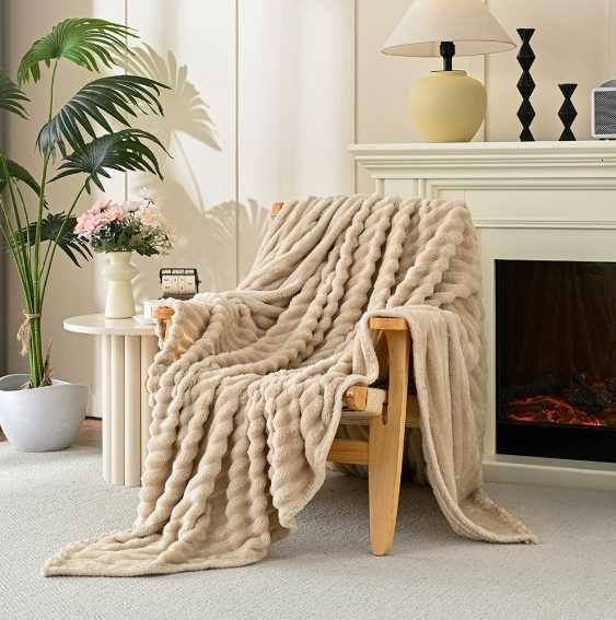 Shedding-proof Rabbit Fur Plush Multi-functional Blanket Autumn and Winter High Gram Weight Flannel Office Cover Blanket Sofa Blanket C251128