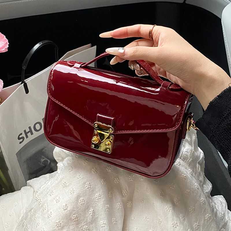 Designer Bags for Wen Red Glossy Patent Leather Handbag Fi Versatile Square e Shoder Bags Simple Mini Crossbody Pack Y251127