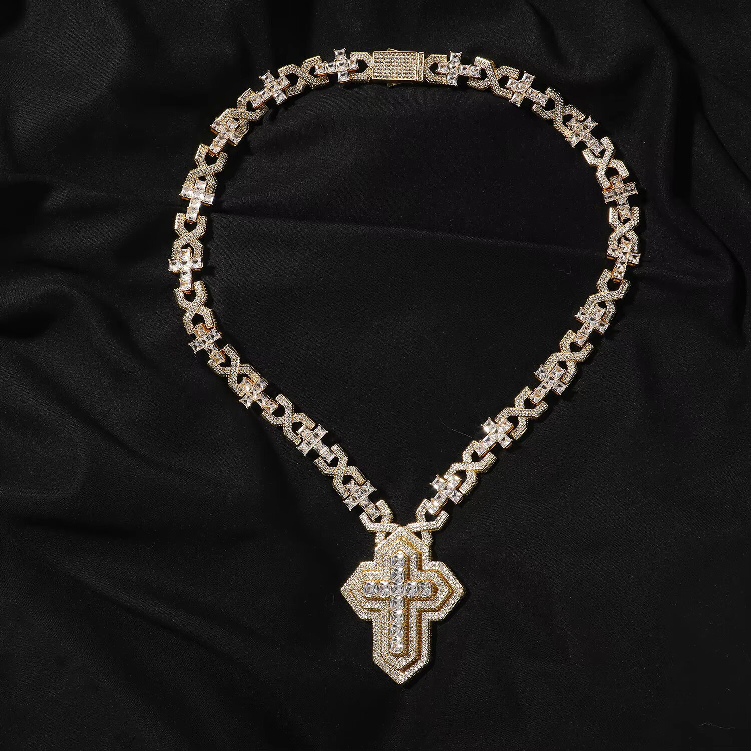 2026 Lifeng Jewelry Bust Down VVS Moissanite Two Tone Cross Pendant Hiphop Sterling Silver Diamond Charm Necklace Jewelry Set