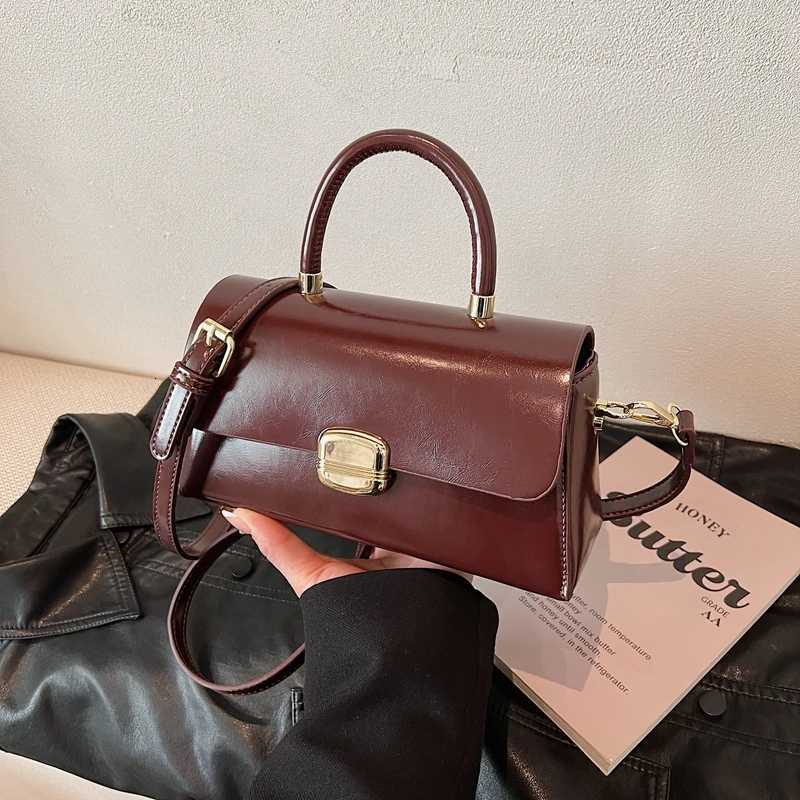 Designer Designer Luxury Short Handle Tote Wen Solid Pu Leather Handbag Lady Brand Flap Shoder Messenger Bags Small Square Sac A Main Y251127
